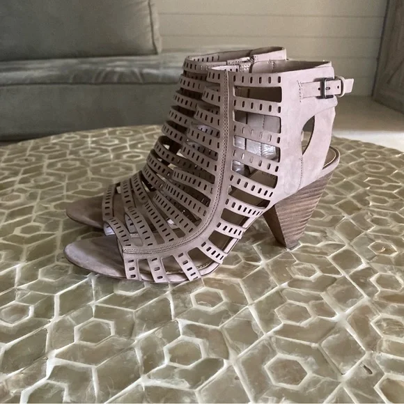 Vince Camuto Evalina Cone-Heel Dress Sandals in ‘dusty mink’ - Picture 10 of 10